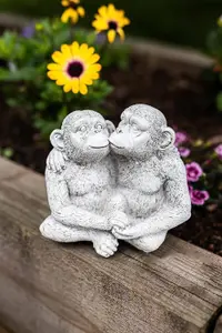 Stone Effect Kissing Monkeys Garden Statue Smooching Chimp Pond Ornament