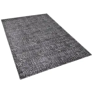 Viscose Area Rug 160 x 230 cm Grey and Silver ESEL