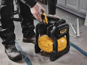 DEWALT DCC1018N 18v Air compressor