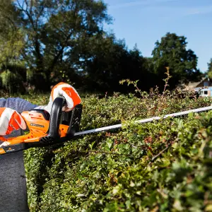 Yard Force 20V Cordless Hedge Trimmer with Li-ion battery and quick charger - LH C45 - CR20 Range