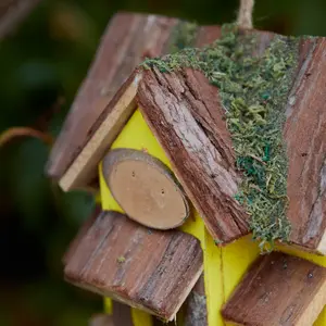 Decorative Hanging Bird House Garden Lodge Birdbox Yellow Bird Nesting Box with Moss Details