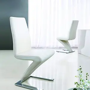 Hartley Clear Glass Dining Table With 4 Demi Z White Chairs