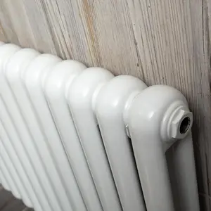 Estelle White Horizontal Column Radiator - 600x622mm