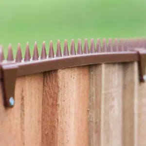 Featherboard Thin Fence Spikes Cat Deterrent Anti Climb Brown Single