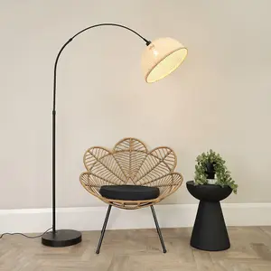 ValueLights Louis Black Arched Curved Floor Lamp with Bamboo Dome Lamp Shade and LED Bulb