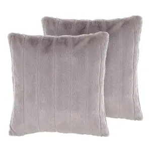 Set of 2 Cushions PUMILA Faux Fur 45 x 45 cm Solid Light Grey