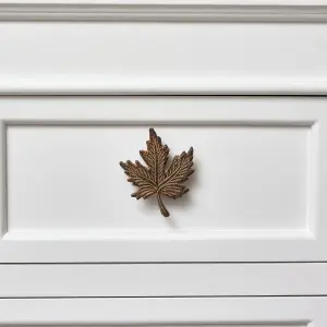 Melody Maison Rustic Maple Leaf Drawer Knob