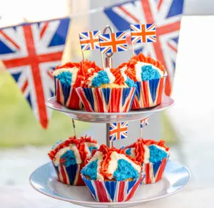 Union Jack Cupcake Cases & Flags Toppers Kings Coronation 24 Piece Cupcake Set