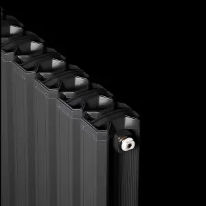 Aluminum Designer Horizontal Radiator Compatible with Heat pump. Model "Pioneer Plus " Black. 500 mm.500mm. Btu/hr:3091