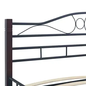 Berkfield Bed Frame Black Metal 140x200 cm