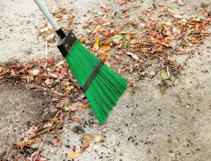 Telescopic Extendable Garden Broom - Green