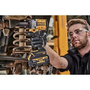 DEWALT DCF923N 18v Impact wrench 3/8" square drive