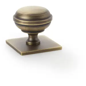 Classic Round Cabinet Door Knob & Matching Backplate - Antique Brass 34mm Handle