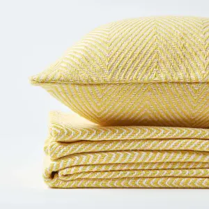 Homescapes Cotton Halden Chevron Yellow Throw, 150 x 200 cm