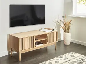 Beliani Scandinavian TV Stand Light Wood LYNWOOD