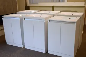 Cove 600mm White Gloss Floorstanding Basin Unit complete with Basin