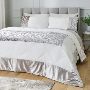 Catherine Lansfield Bedroom Lattice Cut Velvet Quilted 220x230cm Bedspread Natural