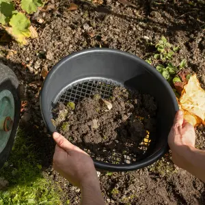 Hardys Large Plastic Garden Sieve - Gardening Riddle Stone and Soil Sifter, Compost Filter, BPA Free, 10mm Holes - 35cm Diameter