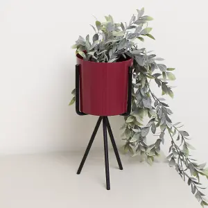 Melody Maison Set of 2 Plum Red Metal Planter Pots with Stand