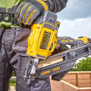 DEWALT DCN930N 18v First fix nailer