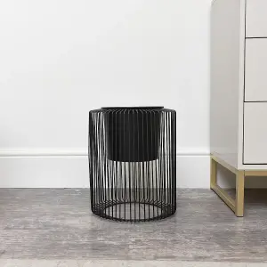 Melody Maison Black Metal Wire Planter Pot