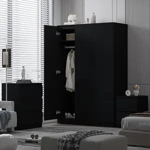 Stora 3 Door Triple Wardrobe Large High Gloss Black