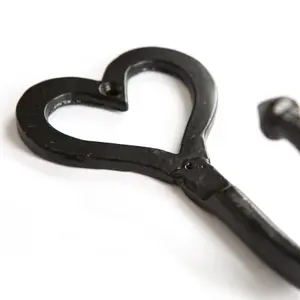 Hammer & Tongs - Single Heart Hook - W65mm x H130mm - Black