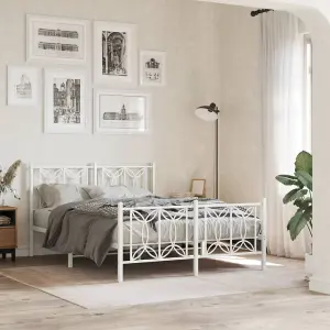 Berkfield Metal Bed Frame without Mattress with Footboard White 140x200cm