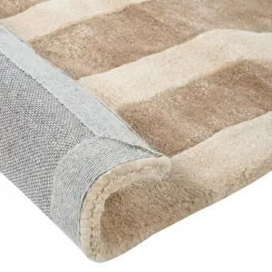 Viscose Area Rug 160 x 230 cm Beige and Brown MAHRIN