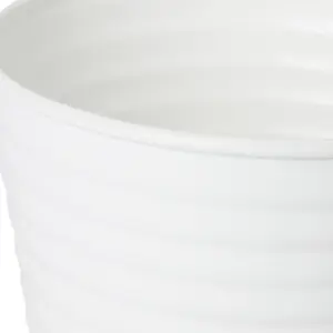 GoodHome White Ribbed Metal Plant pot (Dia) 14.7cm, (H)13.5cm, 900ml