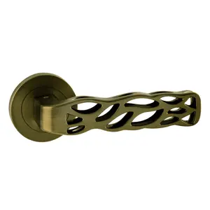 UAP ORO & ORO - Bee Lever - Round Rose Matt Antique Door Handle - Internal Doors - Easy Installation with Bolt-Through Fixing