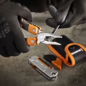 Magnusson 8-in-1 Steel Multi-tool & 2-in-1 Knife