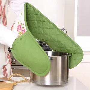 Helmsley Blush Double Kitchen Accessories Oven Glove Gift Idea