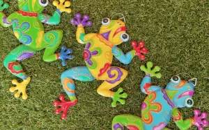 3 Garden Metal Frog Plaques Colourful Hanging Garden Wall Decorations