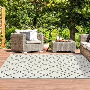 Extra Large Garden Outdoor Rug For Patio, Black & Cream Chevron Waterproof Garden Rug 180 x 270cm