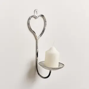 Melody Maison Antique White Heart Candle Sconce