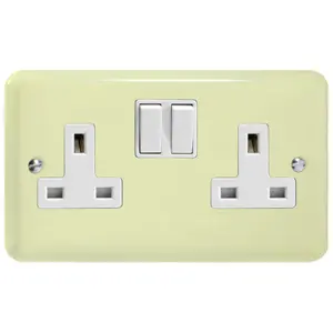 Varilight 2-Gang 13A Double Pole Switched Socket White Chocolate