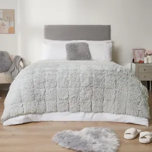 Sienna Fluffy Fleece Weighted Blanket Sensory Throw - Silver, 150 x 200cm - 8kg