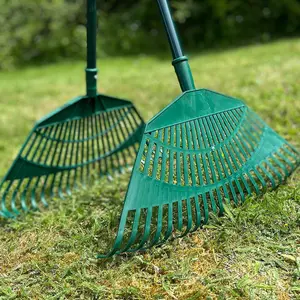 Long Handled Leaf Collecting Grabs