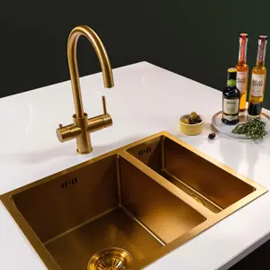 Mockeln - 1.5 Bowl Stainless Steel Kitchen Sink - Inset or Undermounted - Gold Finish - 555mm x 440mm x 200mm