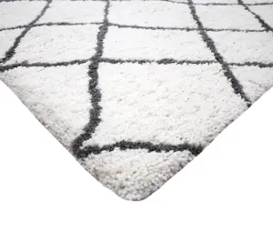 Berber White/Black Geometric Medium Rug, (L)170cm x (W)120cm