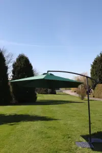 Cantilever 2.7M Wide Hanging Garden Parasol In a Green Colour With Crank