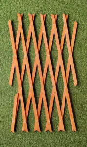 2 x 7mm Heavy Duty Brown Expanding Wooden Trellis 1.8m x 0.6m