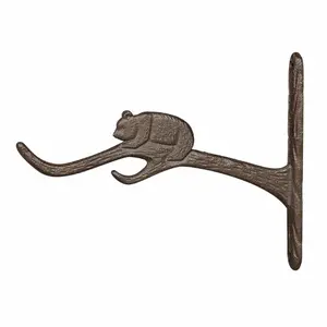 Cast Iron Bear Wall Bracket Outdoor Basket Hanger Garden Hanging Basket Bracket