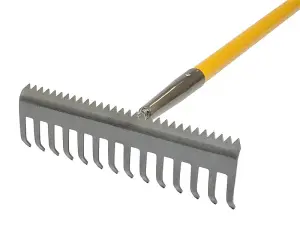 Roughneck 68-302 Sharp-Edge Soil Rake Serrated Edge Garden Rake ROU68302