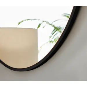 Alcantera Round Metal Frame Wall Mirror Simple and Elegant Modern Design Black / 80cm H x 80cm W