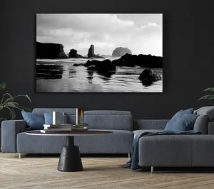 The Oceans Architect B N W Canvas Print Wall Art - Medium 20 x 32 Inches