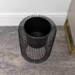 Melody Maison Black Metal Wire Planter Pot