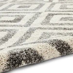 Grey/White Geometric Modern Easy to clean Rug for Dining Room -160cm X 220cm