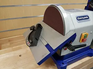 CHARNWOOD BD48 Belt & Disc Sander, 4" x 8" with Integral Dust Collection